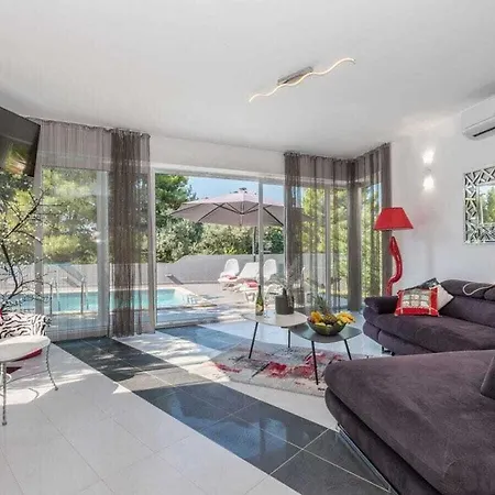 Jure Mit Privatem Pool Villa Medulin