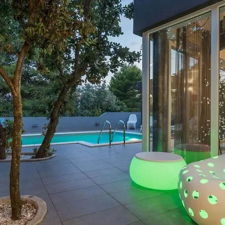 Jure Mit Privatem Pool Vila *